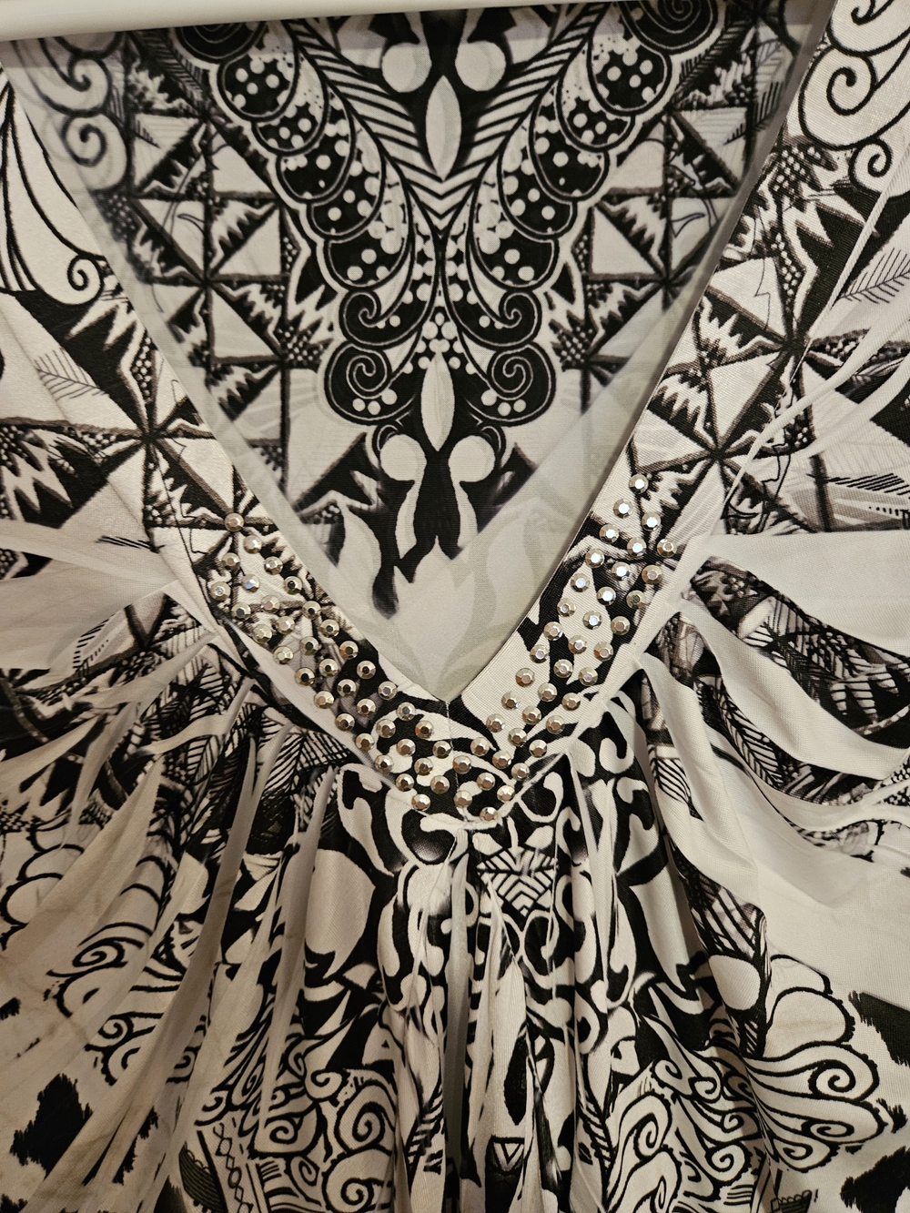 Apt. 9 Monochrome Black & White Printed V-Neck Dress - Picture 2 of 4